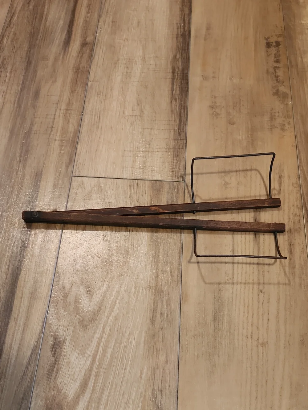 Vintage Rustic Pie Holder